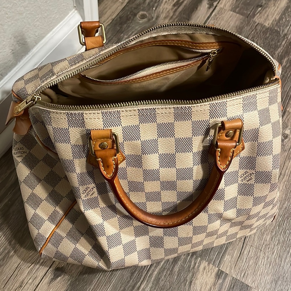 Louis Vuitton speedy